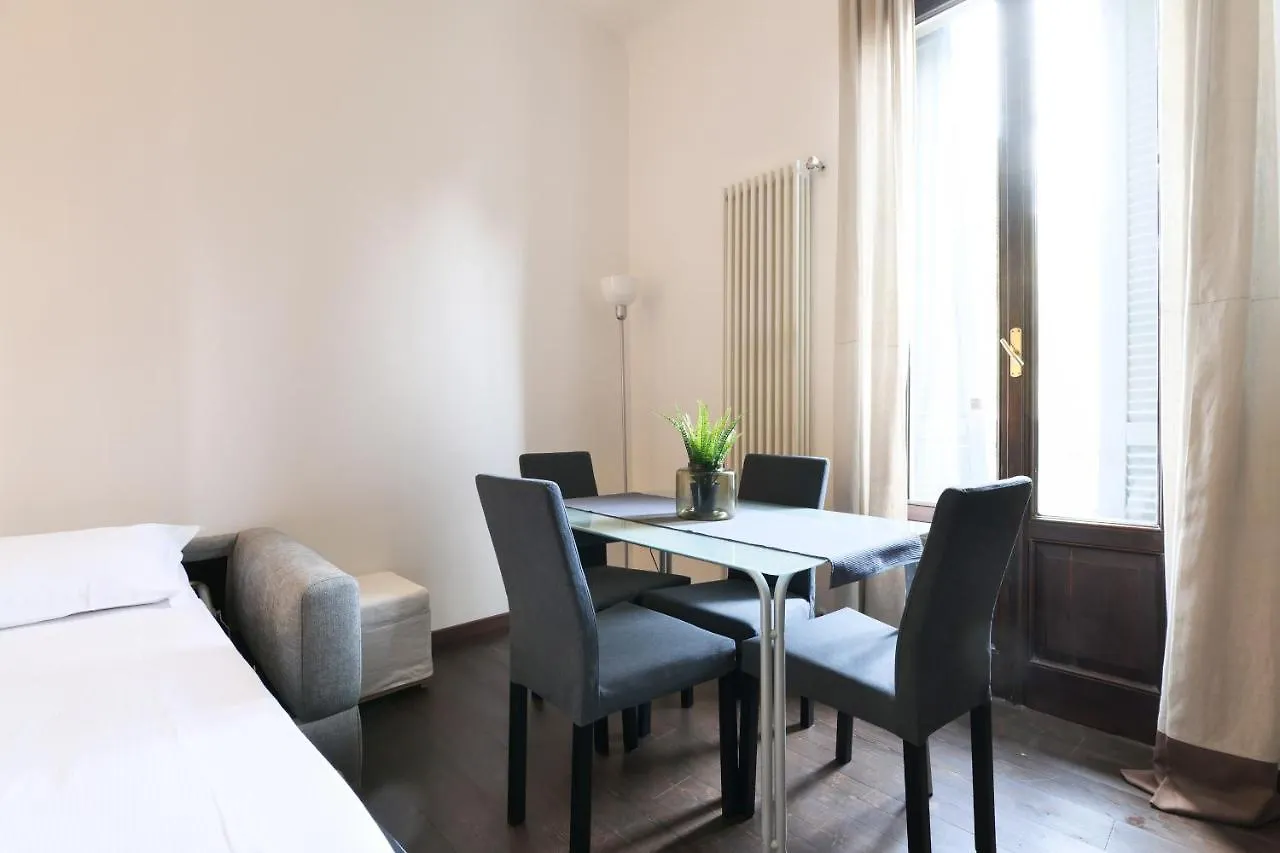 Elegant Apartment In Porta Romana - Tiraboschi Milánó