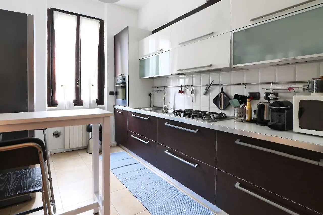 Elegant Apartment In Porta Romana - Tiraboschi Milánó