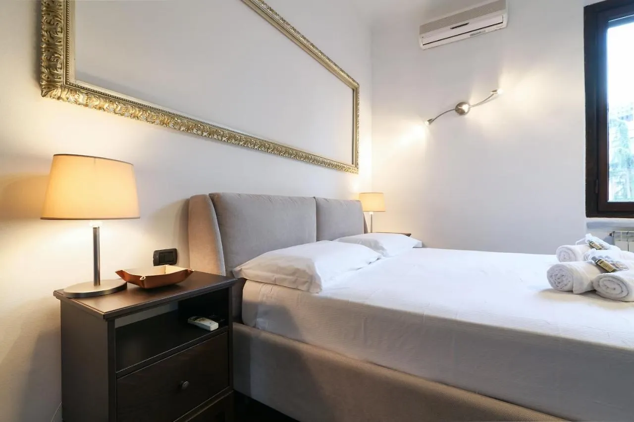 Elegant Apartment In Porta Romana - Tiraboschi Milánó