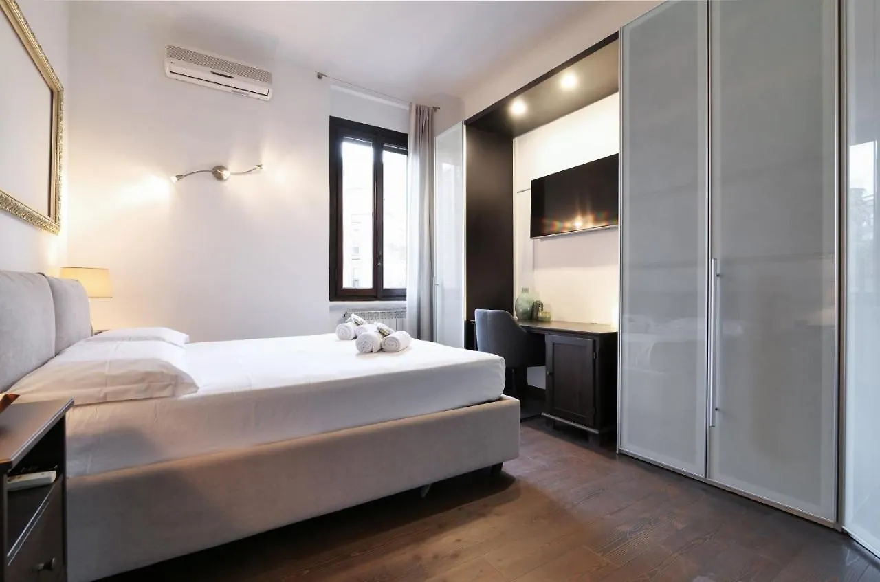Elegant Apartment In Porta Romana - Tiraboschi Milánó 0*,